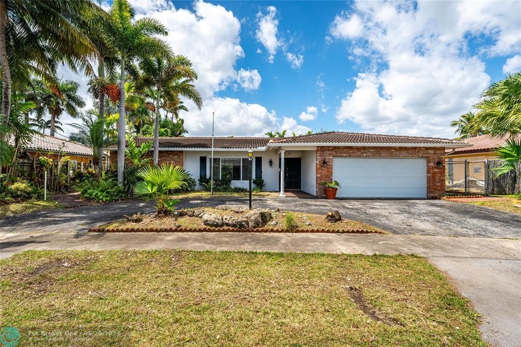 Recently Sold: $795,000 (4 beds, 2 baths, 1815 Square Feet)