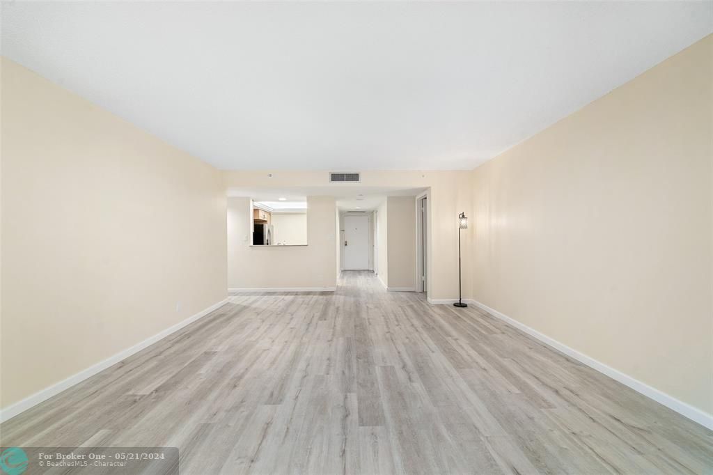 For Sale: $459,000 (2 beds, 2 baths, 1430 Square Feet)