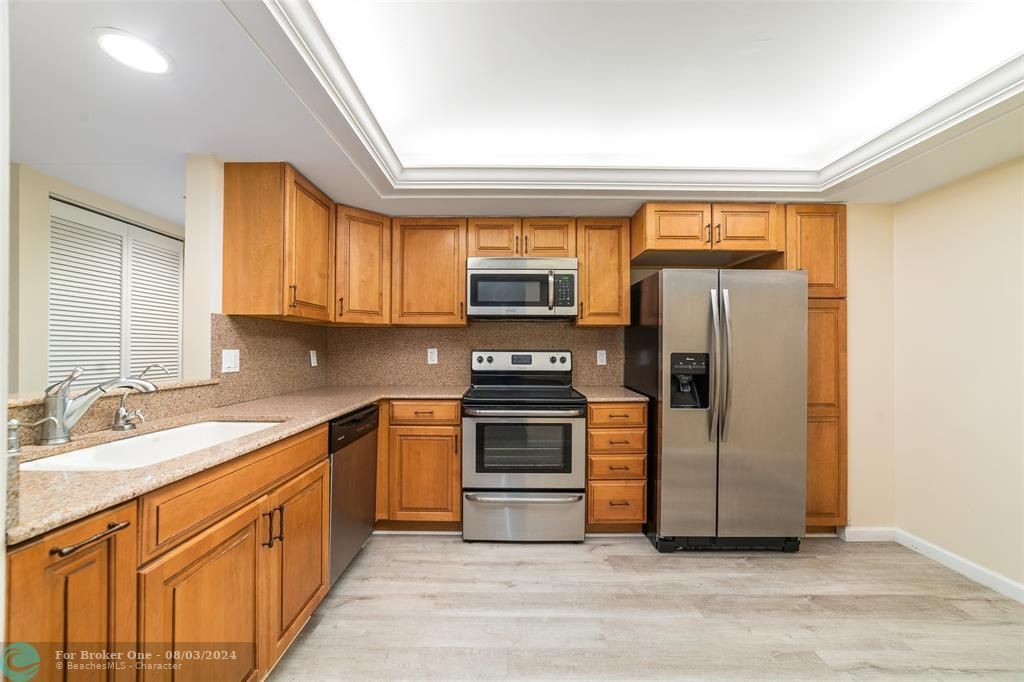 For Sale: $459,000 (2 beds, 2 baths, 1430 Square Feet)