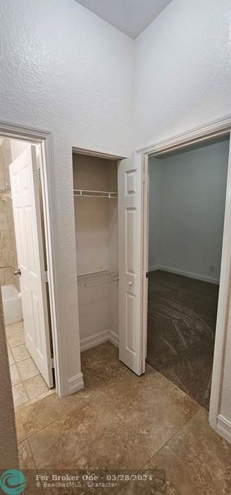 待售: $450,000 (3 贝兹, 2 浴室, 1560 平方英尺)