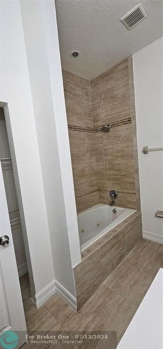 En Venta: $450,000 (3 camas, 2 baños, 1560 Pies cuadrados)