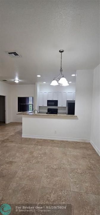 For Sale: $450,000 (3 beds, 2 baths, 1560 Square Feet)