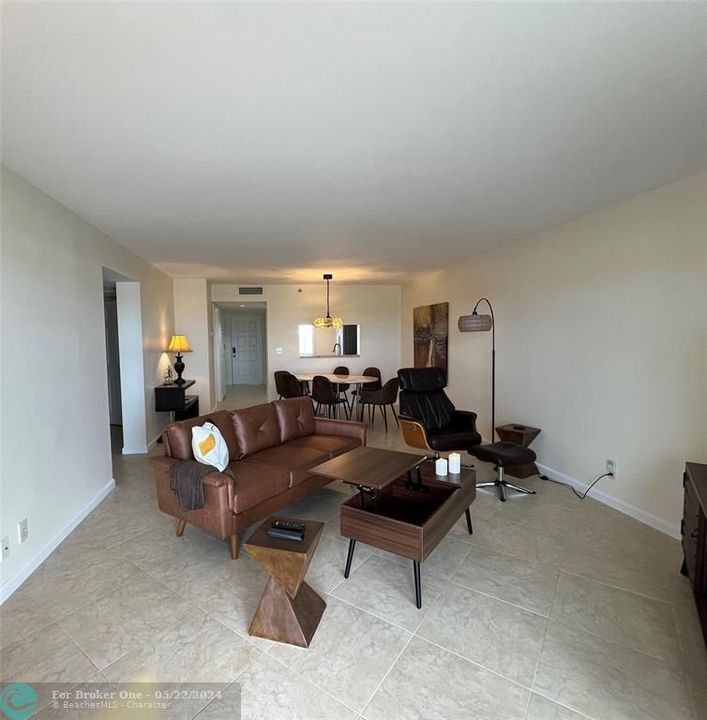 Active With Contract: $3,800 (2 beds, 2 baths, 1230 Square Feet)