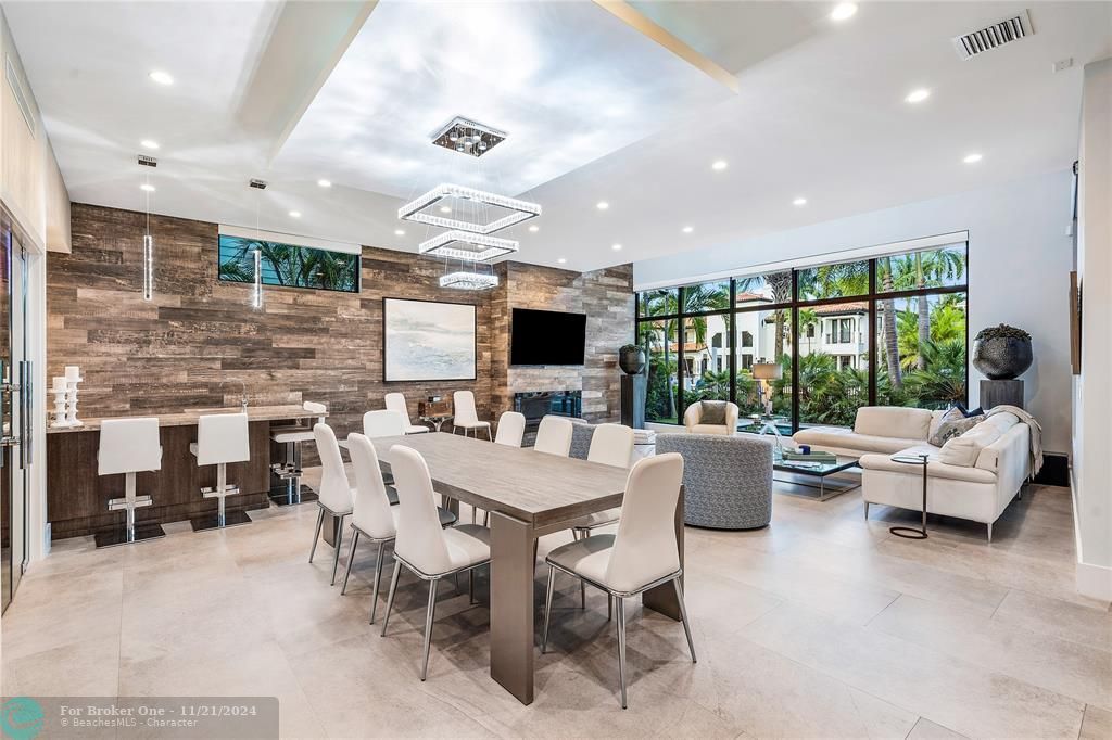 For Sale: $9,495,000 (6 beds, 7 baths, 6600 Square Feet)