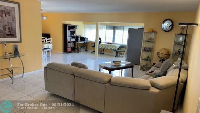 En Venta: $279,000 (2 camas, 2 baños, 1500 Pies cuadrados)