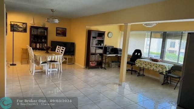 For Sale: $279,000 (2 beds, 2 baths, 1500 Square Feet)