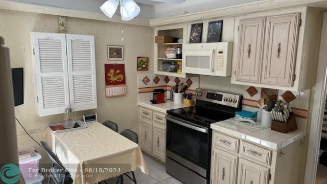 For Sale: $279,000 (2 beds, 2 baths, 1500 Square Feet)