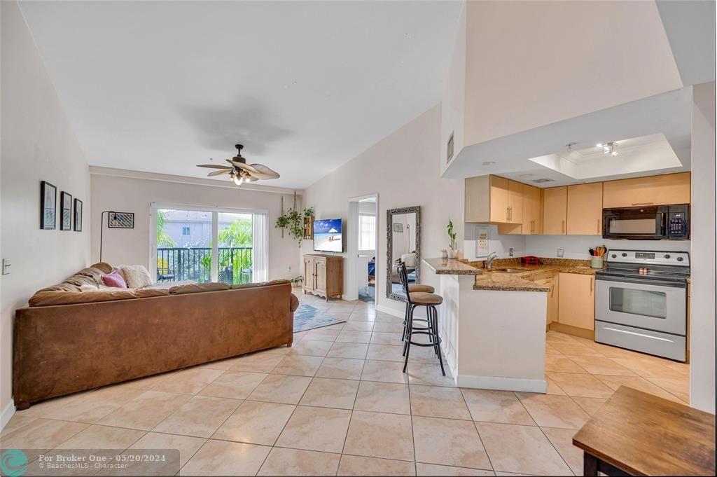For Sale: $399,000 (2 beds, 2 baths, 1054 Square Feet)