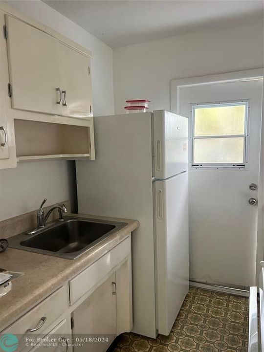 For Sale: $159,000 (1 beds, 1 baths, 600 Square Feet)