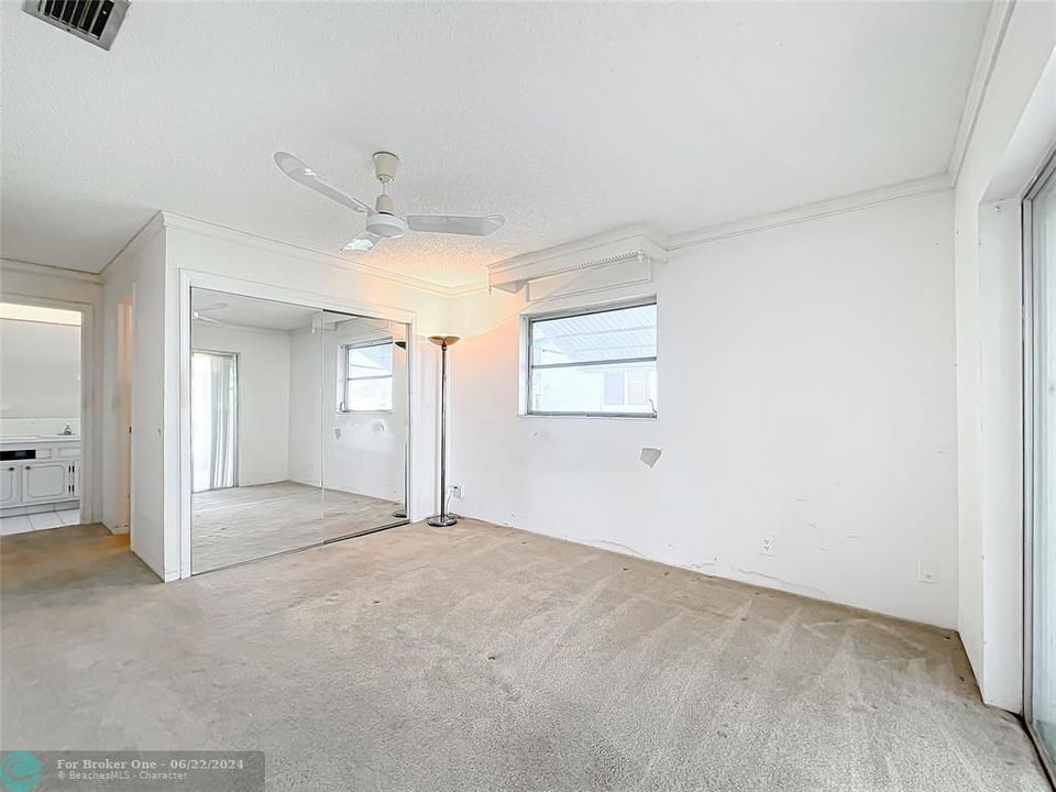 Active With Contract: $319,000 (2 beds, 2 baths, 1570 Square Feet)