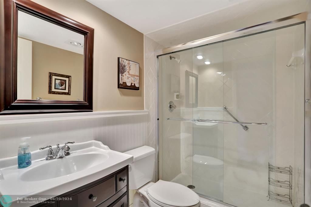 合同活跃: $319,900 (3 贝兹, 2 浴室, 1509 平方英尺)