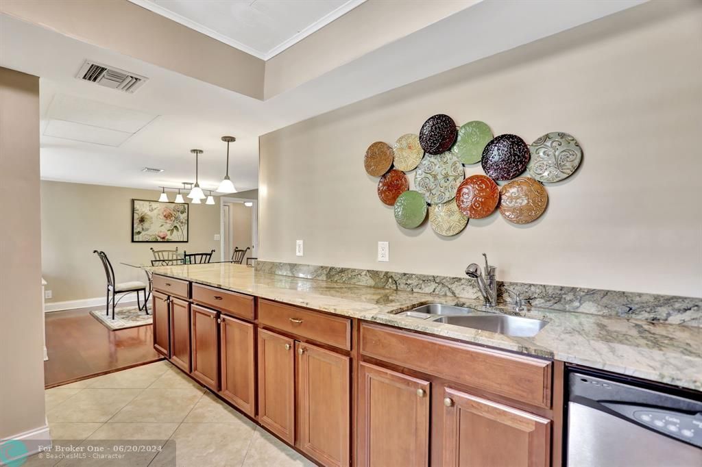 Active With Contract: $319,900 (3 beds, 2 baths, 1509 Square Feet)