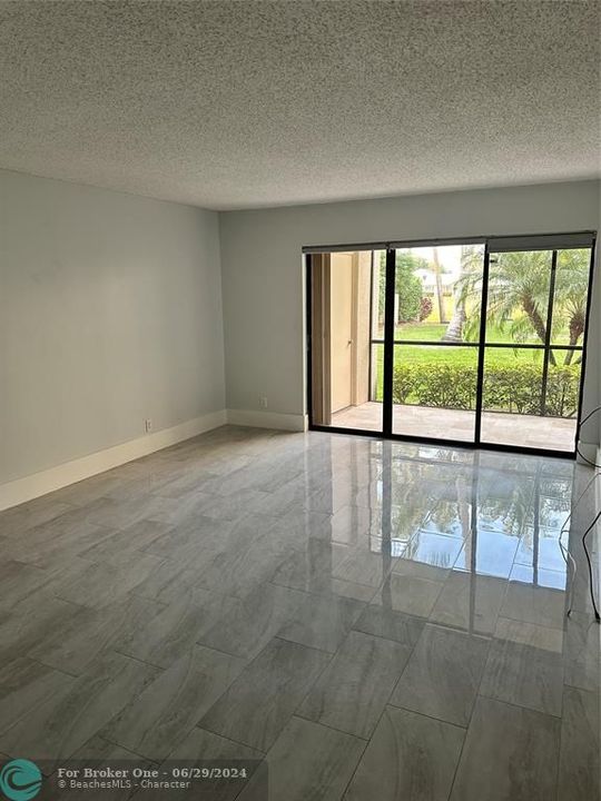 Active With Contract: $3,500 (3 beds, 2 baths, 1597 Square Feet)