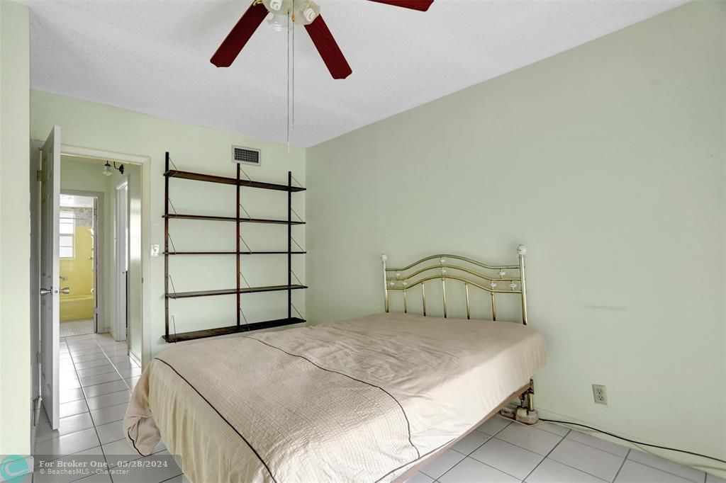 Active With Contract: $73,500 (1 beds, 1 baths, 670 Square Feet)