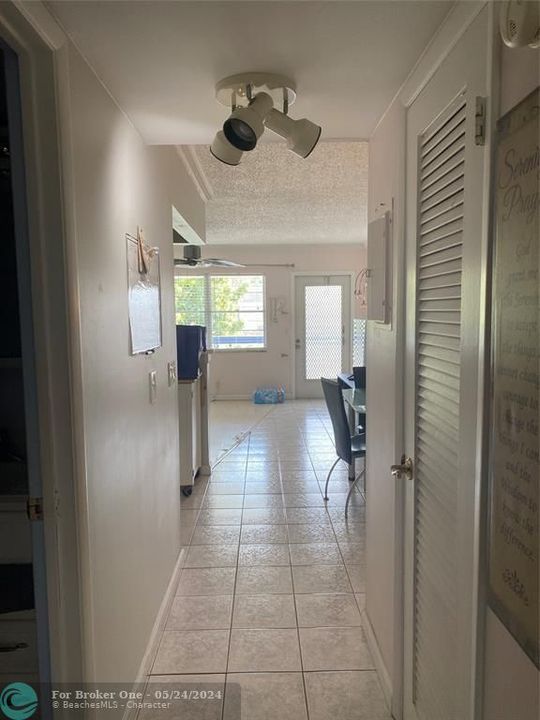 Active With Contract: $74,500 (1 beds, 1 baths, 588 Square Feet)