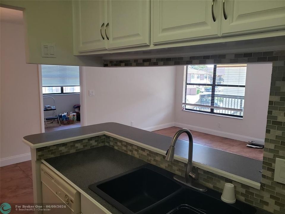 Recently Rented: $1,850 (2 beds, 2 baths, 760 Square Feet)