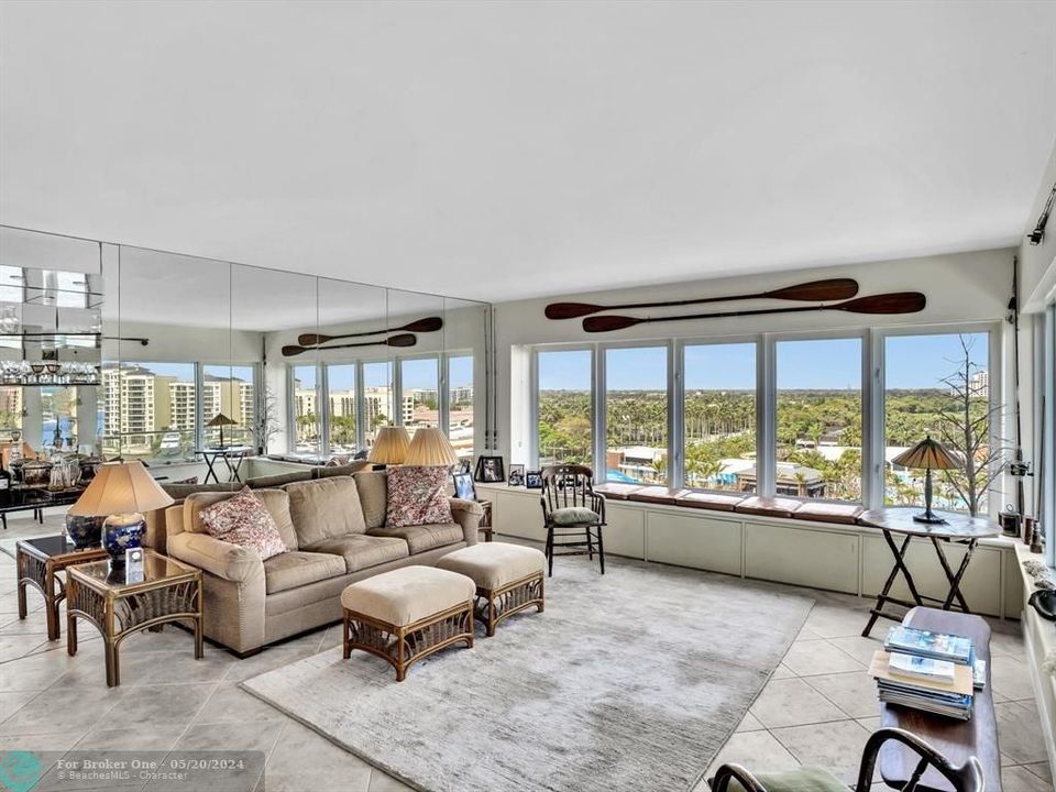 Active With Contract: $1,350,000 (2 beds, 2 baths, 1247 Square Feet)