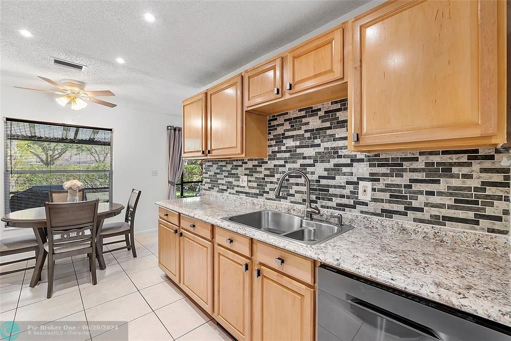 Recently Sold: $360,000 (3 beds, 2 baths, 1444 Square Feet)