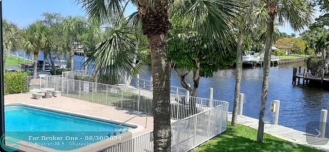 Active With Contract: $185,000 (1 beds, 1 baths, 700 Square Feet)