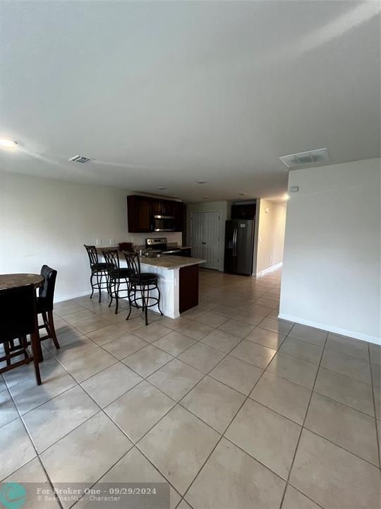 For Sale: $339,900 (3 beds, 2 baths, 1450 Square Feet)