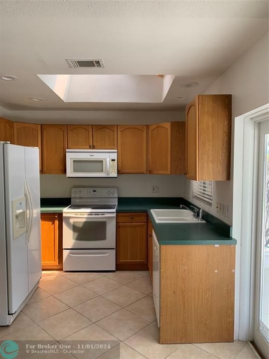 For Rent: $3,500 (3 beds, 2 baths, 1100 Square Feet)