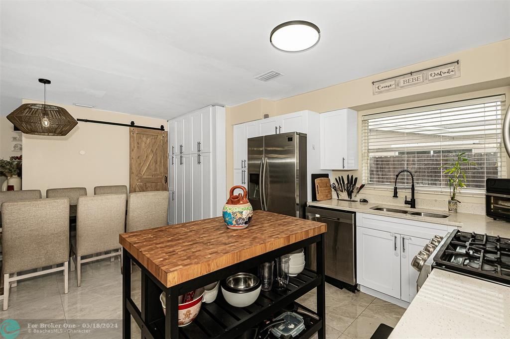 Active With Contract: $629,000 (4 beds, 3 baths, 1604 Square Feet)