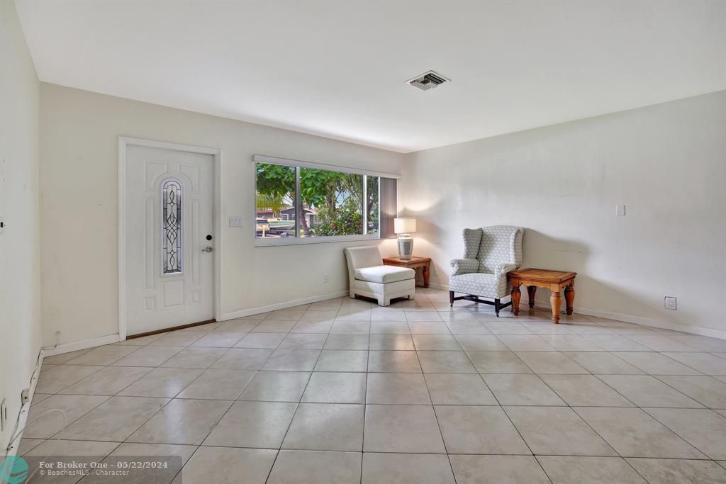 Active With Contract: $449,000 (3 beds, 2 baths, 1324 Square Feet)