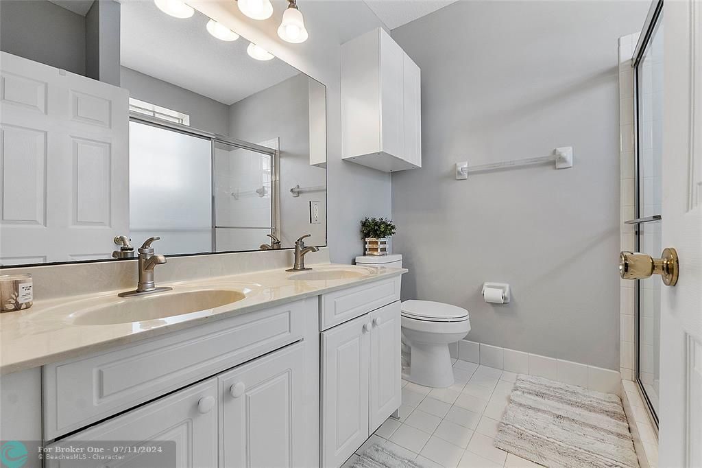 Active With Contract: $525,000 (4 beds, 2 baths, 2022 Square Feet)