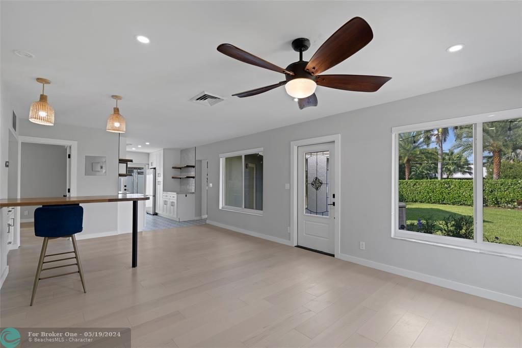 For Sale: $1,495,000 (3 beds, 2 baths, 1334 Square Feet)