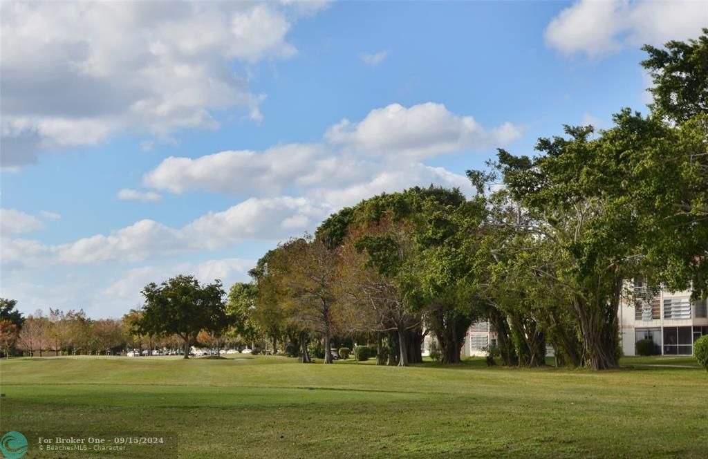 Active With Contract: $2,150 (2 beds, 2 baths, 1180 Square Feet)