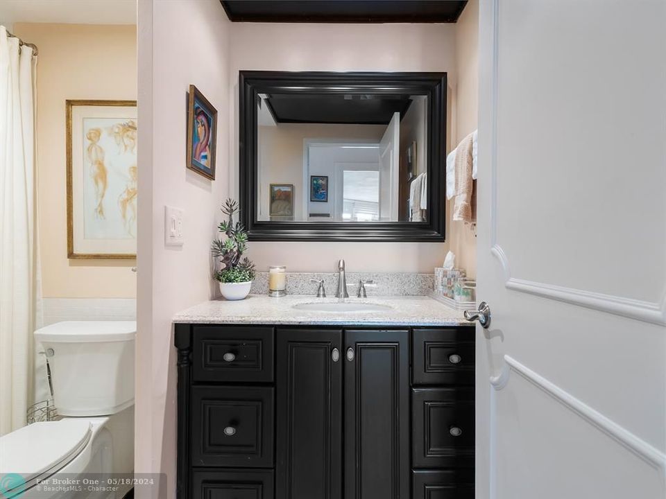 Active With Contract: $750,000 (2 beds, 2 baths, 1870 Square Feet)