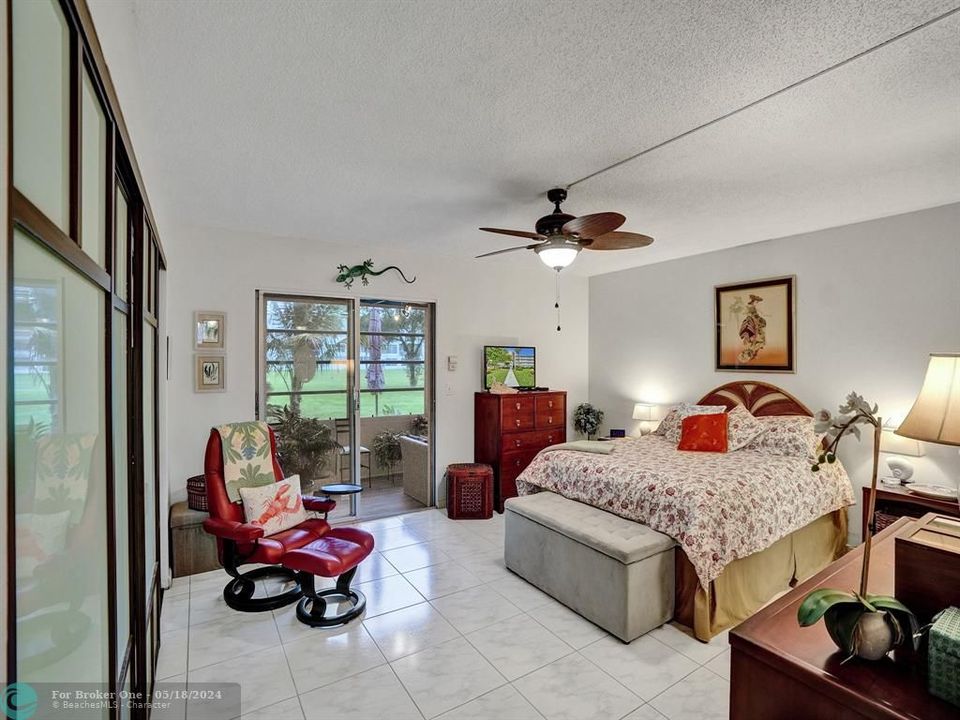 Active With Contract: $149,900 (1 beds, 1 baths, 738 Square Feet)