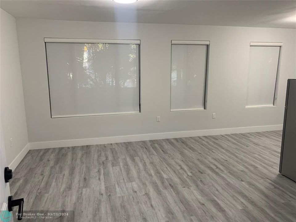 For Sale: $1,795 (1 beds, 1 baths, 6527 Square Feet)