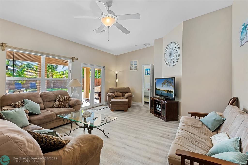 Active With Contract: $865,000 (4 beds, 3 baths, 2035 Square Feet)