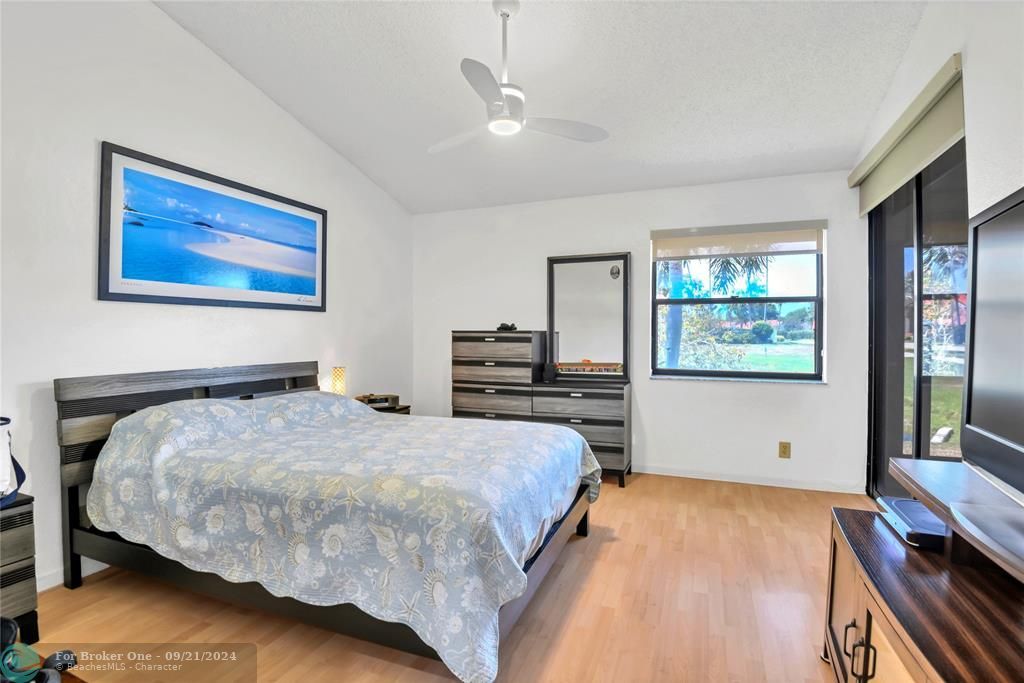 For Sale: $369,000 (2 beds, 2 baths, 1865 Square Feet)