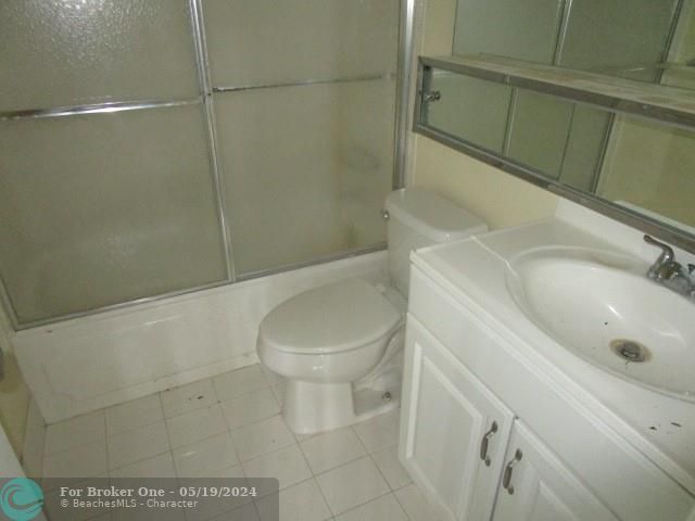 For Sale: $221,350 (2 beds, 2 baths, 1304 Square Feet)