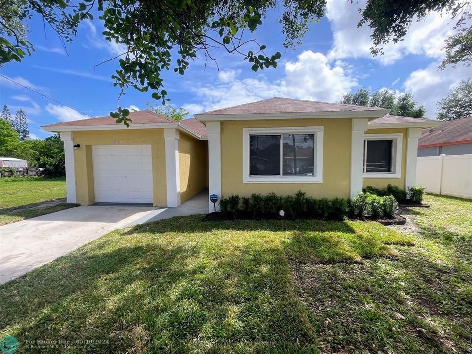 For Sale: $437,990 (3 beds, 2 baths, 1256 Square Feet)
