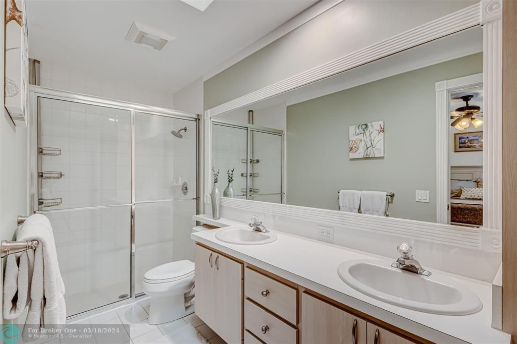 Active With Contract: $439,900 (2 beds, 2 baths, 1152 Square Feet)