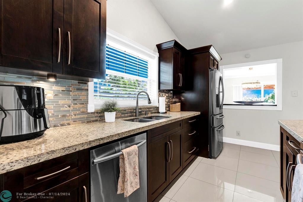 Active With Contract: $549,900 (3 beds, 2 baths, 1899 Square Feet)