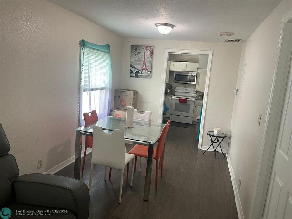 Active With Contract: $1,600 (2 beds, 1 baths, 0 Square Feet)