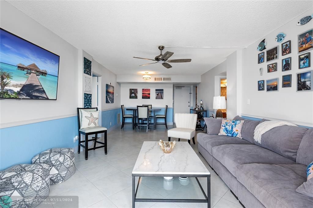 For Sale: $419,000 (2 beds, 2 baths, 1029 Square Feet)