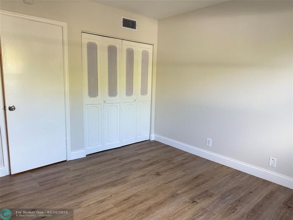 For Rent: $2,400 (2 beds, 2 baths, 1100 Square Feet)