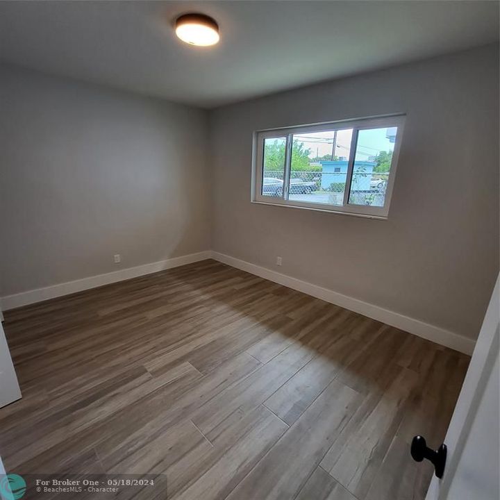 Recently Sold: $2,000 (1 beds, 1 baths, 1350 Square Feet)