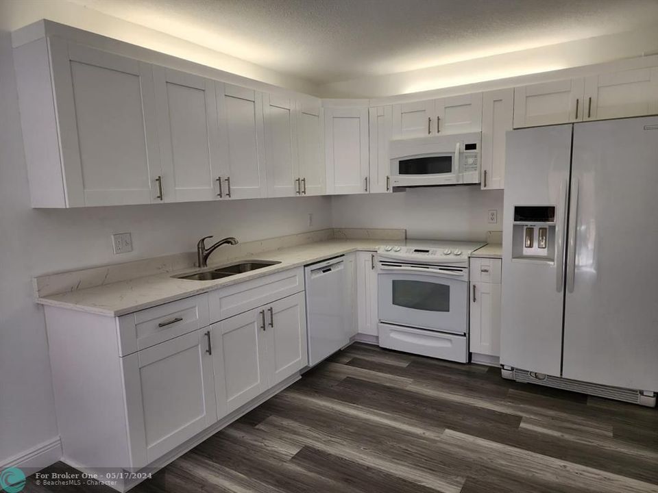 Active With Contract: $2,675 (3 beds, 2 baths, 1722 Square Feet)