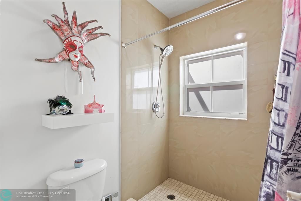 最近售出: $485,000 (4 贝兹, 2 浴室, 1812 平方英尺)