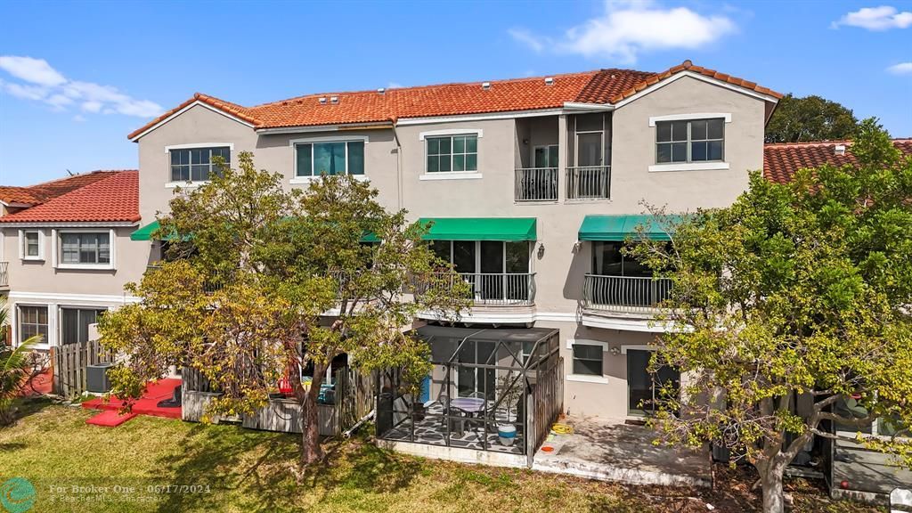 Recently Sold: $485,000 (4 beds, 2 baths, 1812 Square Feet)