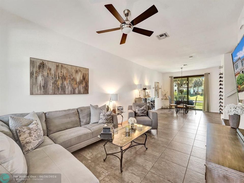 Active With Contract: $499,900 (3 beds, 2 baths, 1856 Square Feet)