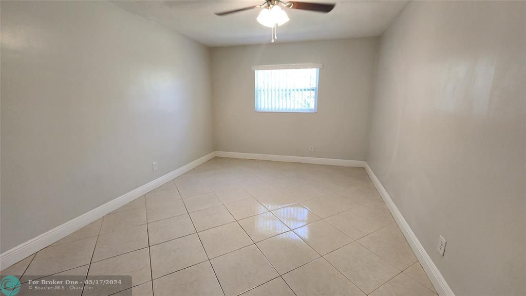 Recently Sold: $2,100 (2 beds, 1 baths, 980 Square Feet)