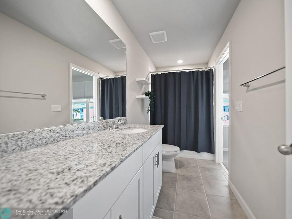 For Sale: $499,995 (3 beds, 2 baths, 1808 Square Feet)