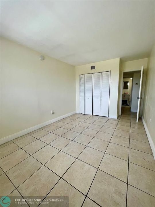 Active With Contract: $164,990 (2 beds, 2 baths, 1100 Square Feet)